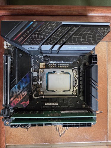 Rog strix b760 gaming wifi - b760-i,